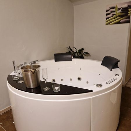 Residence Dobrovskeho Prague Ngoại thất bức ảnh