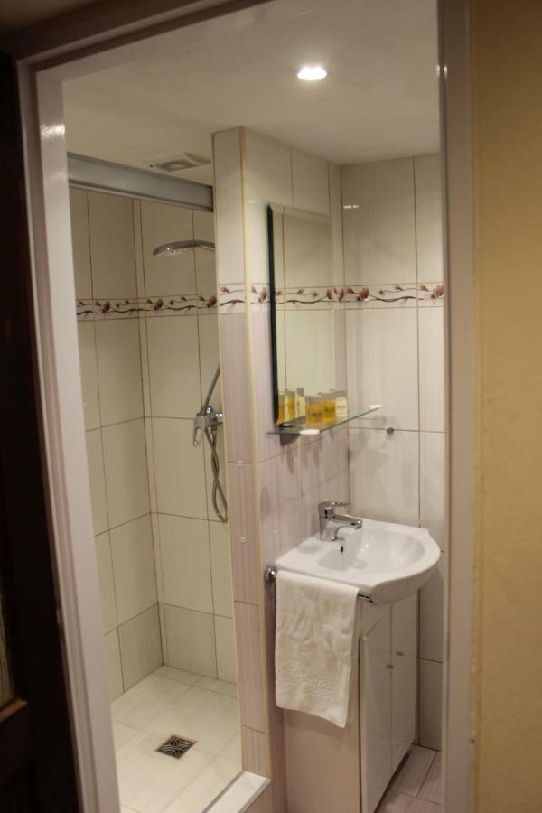 Residence Dobrovskeho Prague Ngoại thất bức ảnh
